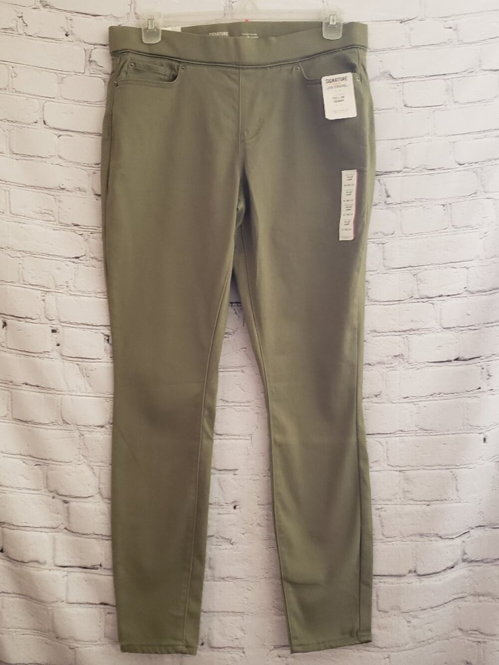 Levi's Signature Pull-on Skinny Pant